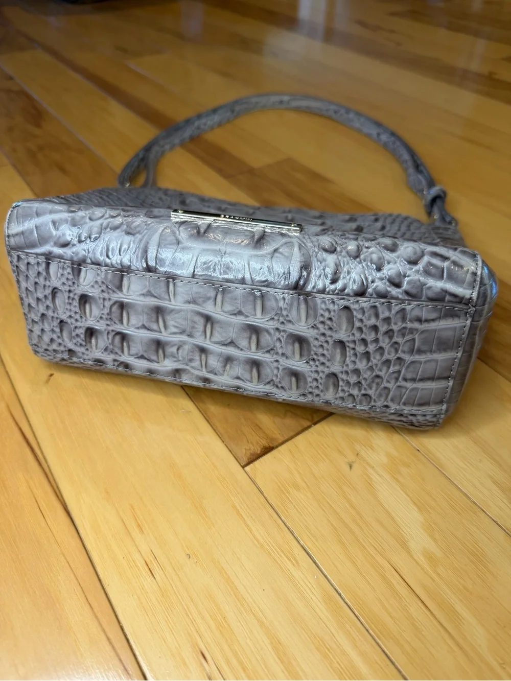 Brahmin Melbourne Gray Croc Embossed Leather Shoulder Bag Purse Gold Hardware